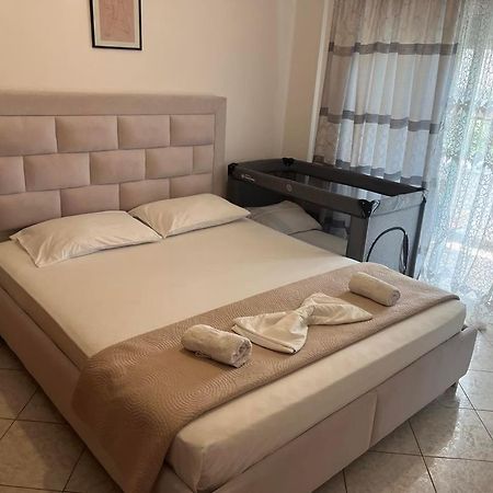סרנדה Mimoza Apartments מראה חיצוני תמונה