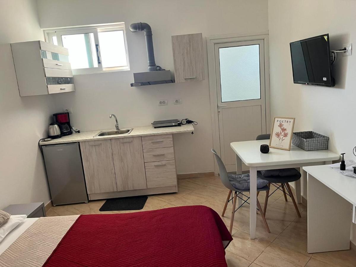 סרנדה Mimoza Apartments מראה חיצוני תמונה